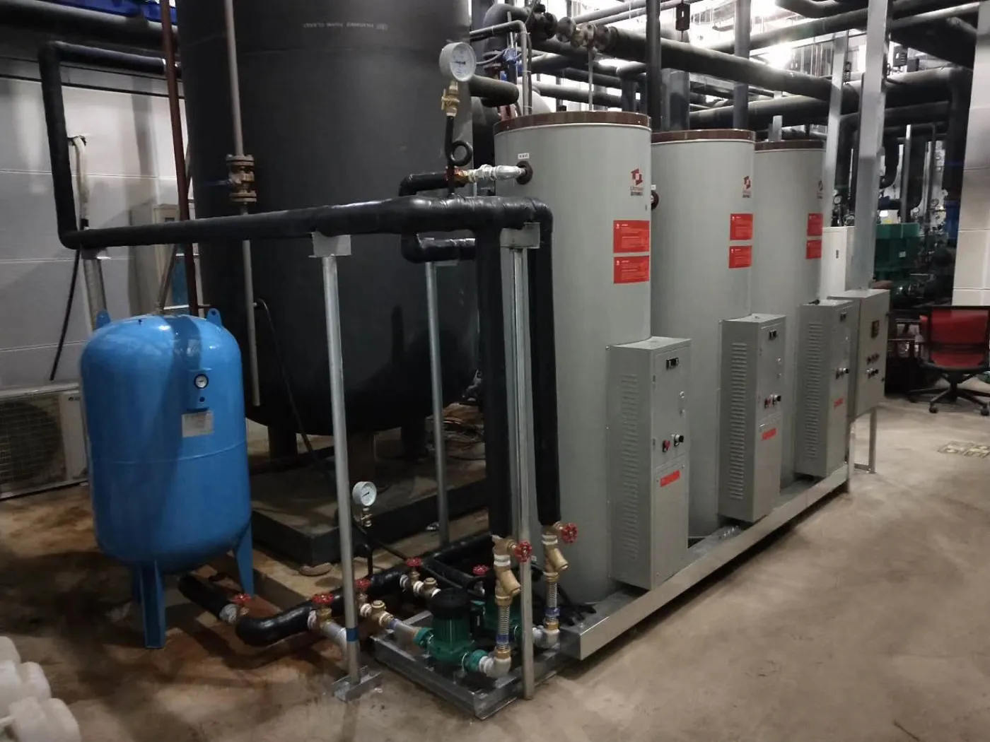 Direct-Supply Storage Water Heaters vs. Boiler-and-Tank Systems – OTTMEL commercial water heater installation